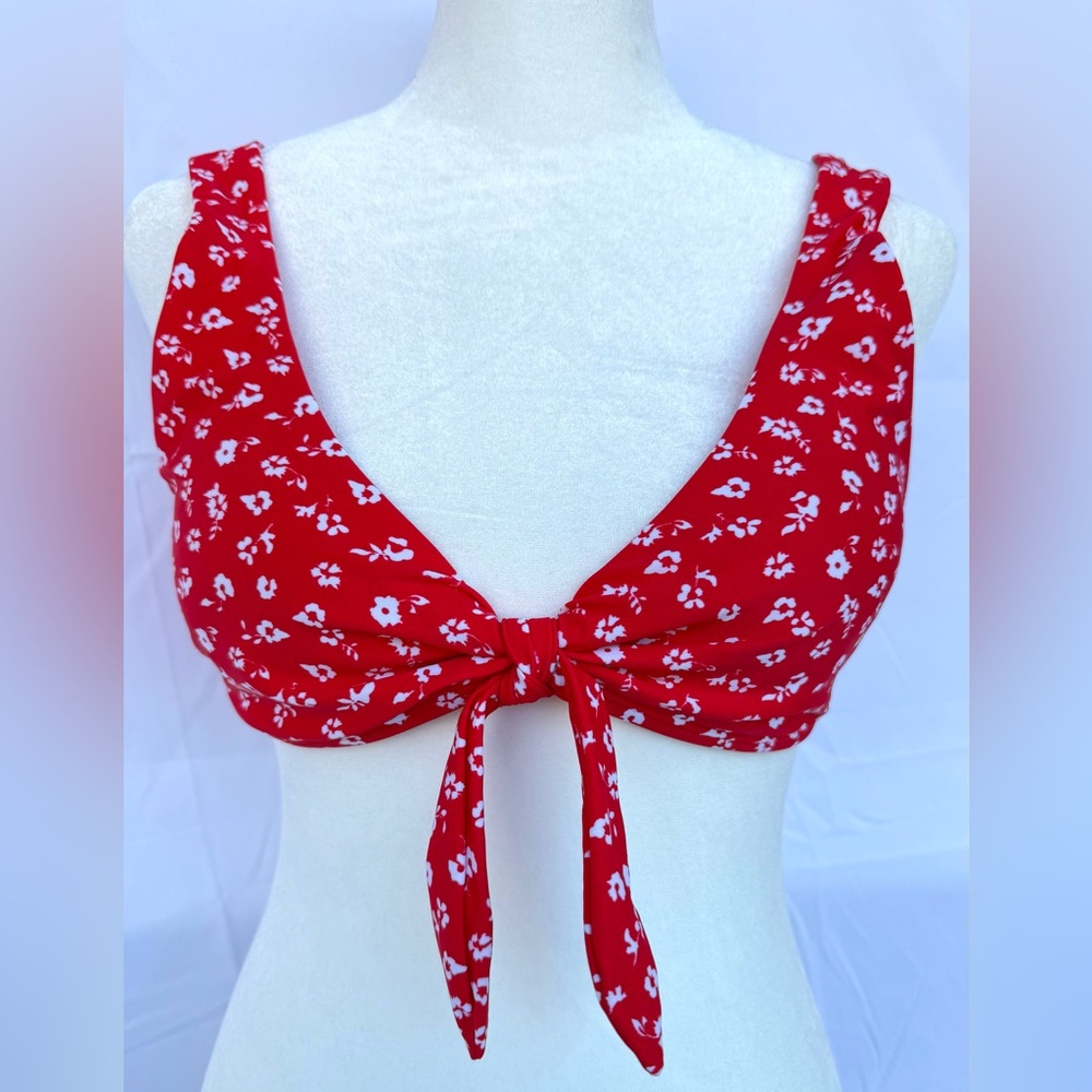 Hollister Tie-Front Scoop Bikini Top - Red & White Floral - Size M - Padded